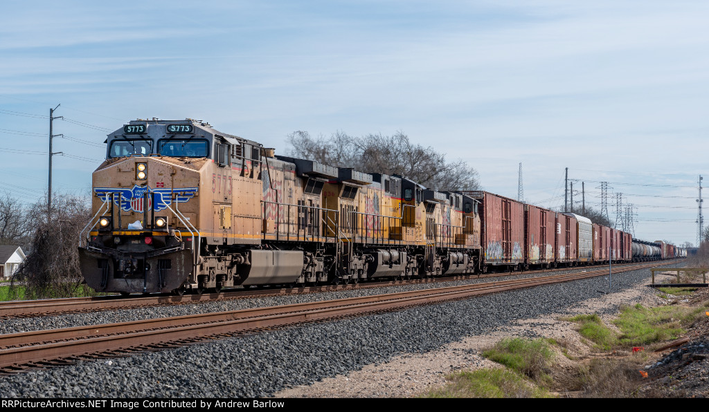 WB Manifest on the Glidden Sub